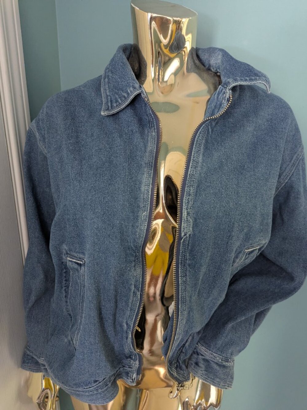 Levi's 725 Vintage Denim Jacket - Picture 4 of 8